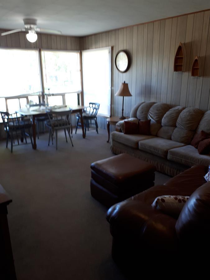 Chalkley'S Sandy Bay Cottage Resort Nipissing Beach Екстериор снимка