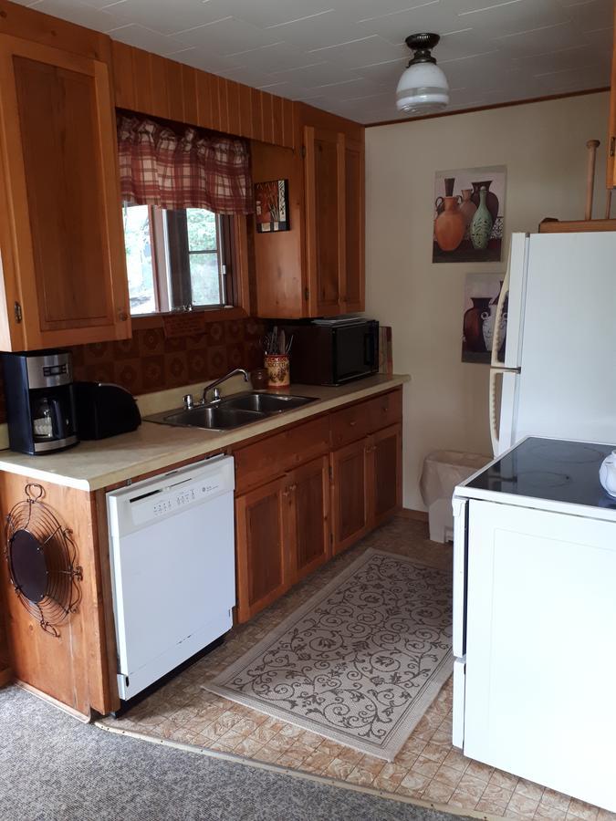 Chalkley'S Sandy Bay Cottage Resort Nipissing Beach Екстериор снимка
